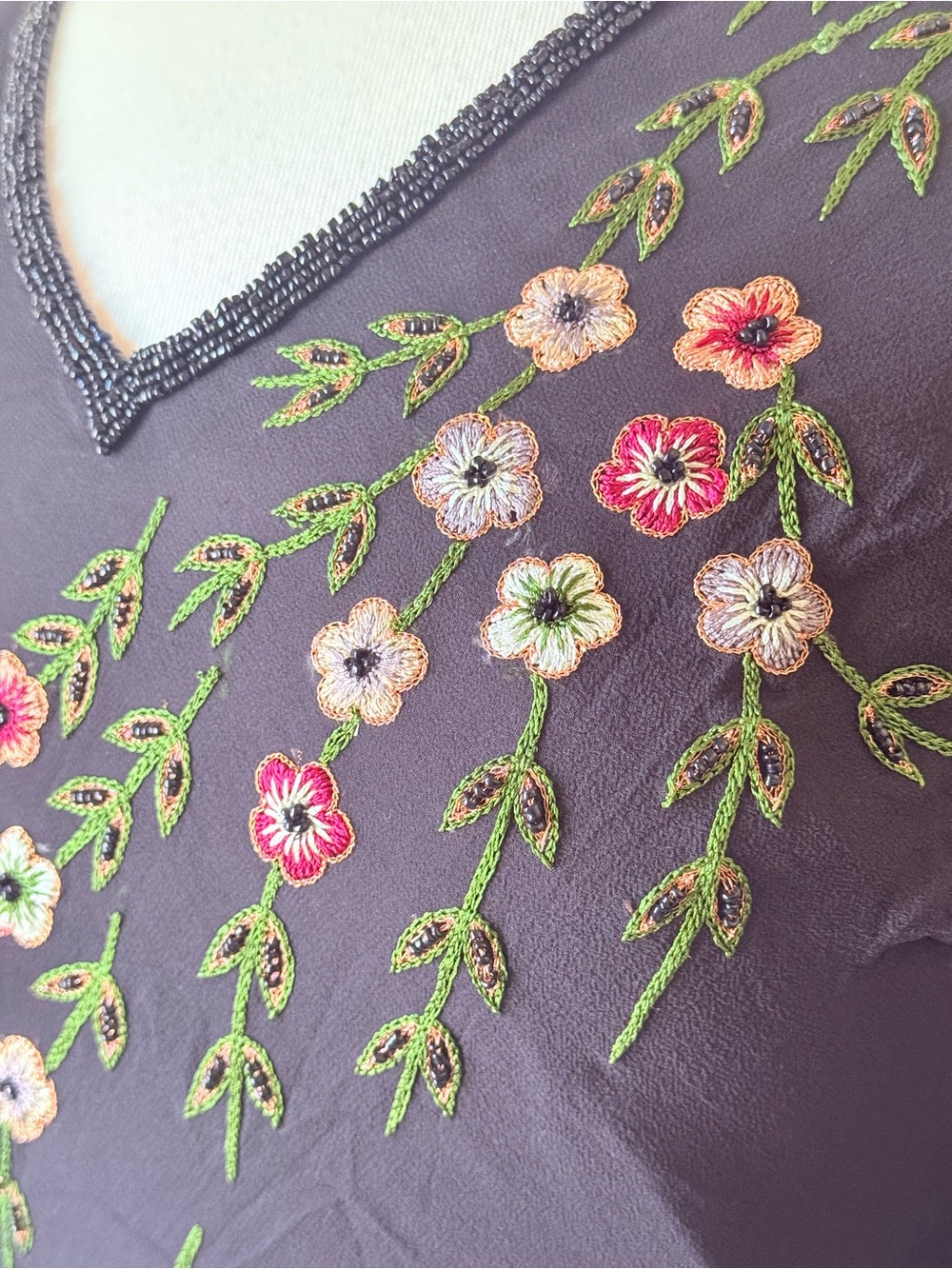 100% Silk Hand Embroidered Floral Beaded Blouse Y2K - Picture 8 of 11